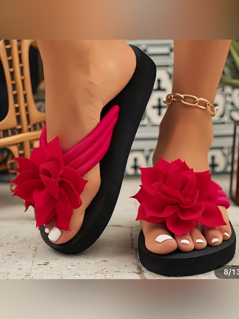 1-Pair Black Platform Flip Flops with Red Flower